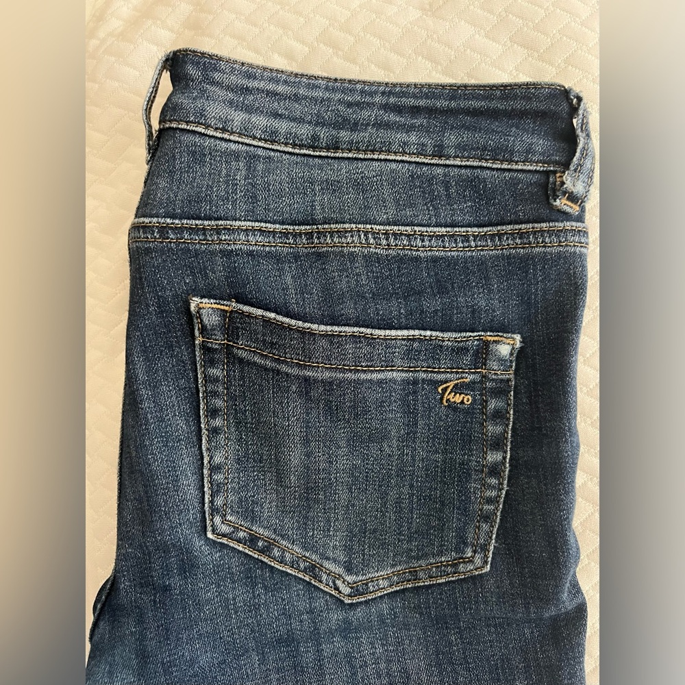 Vince Camuto Blue Jeans Classic Medium-Dark Wash